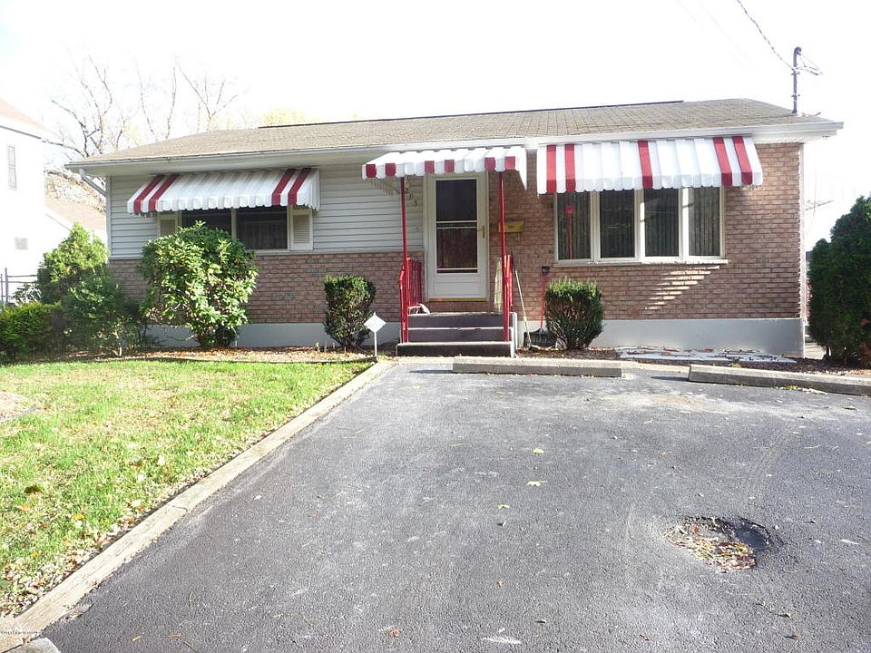 1st image of 295 Oak St