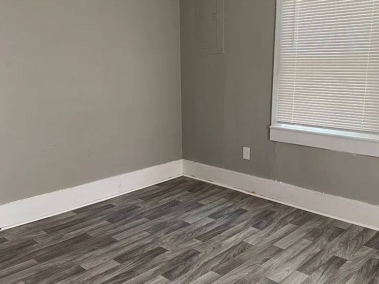 2512 Crescent Ln — Photo 4