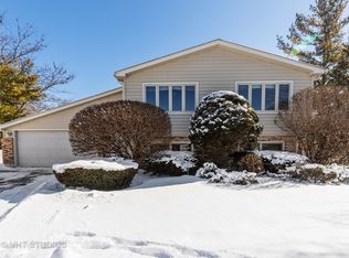 7 Clipper Ct, Third Lake, IL 60030