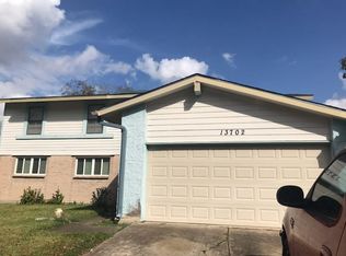 13702 Towne Way Dr, Sugar Land, TX 77498
