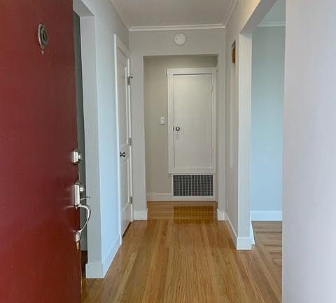 3rd image of 423 Oak Ave