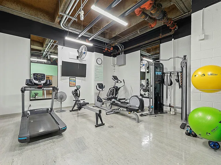 5000 Montrose Blvd #16B — Photo 27