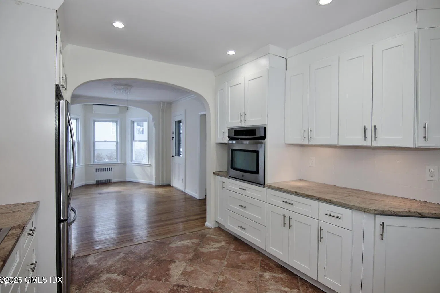 3 bed, 2.5 bath, 1664 sqft, $4,000 — Photo 3