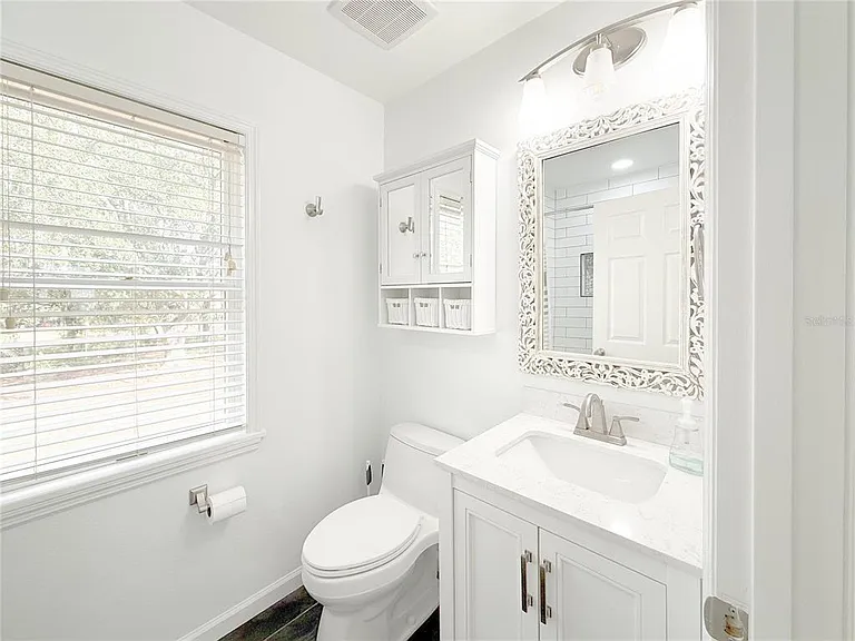 2827 Sanctuary Ln — Photo 32