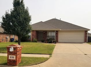 616 S Castle Ridge Ln, Mustang, OK 73064