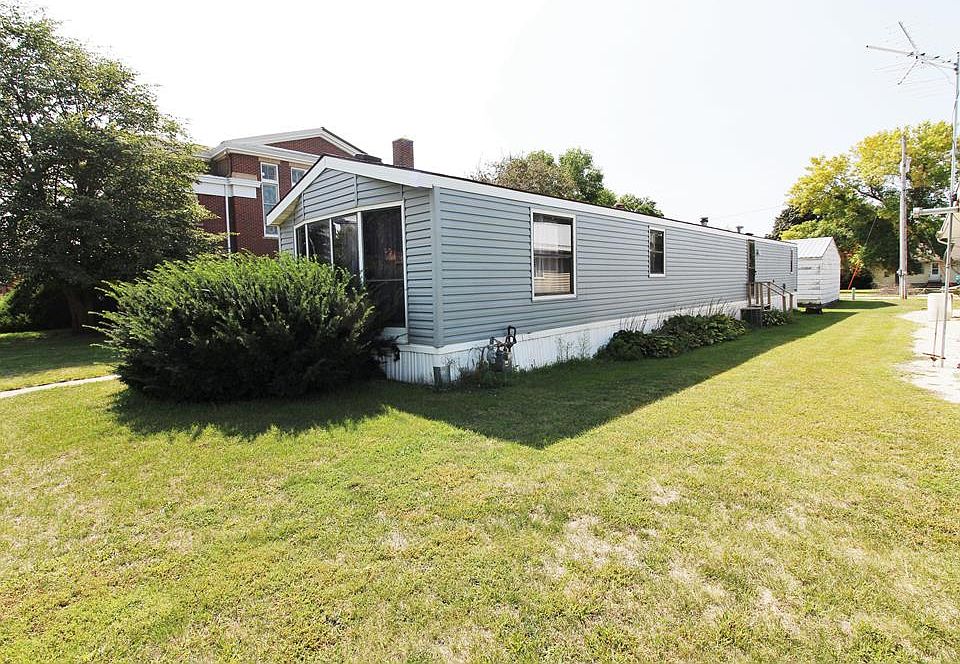 420 Garfield Ave, Farnhamville, IA 50538 Zillow