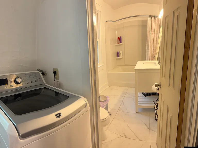 855 N May St — Photo 2