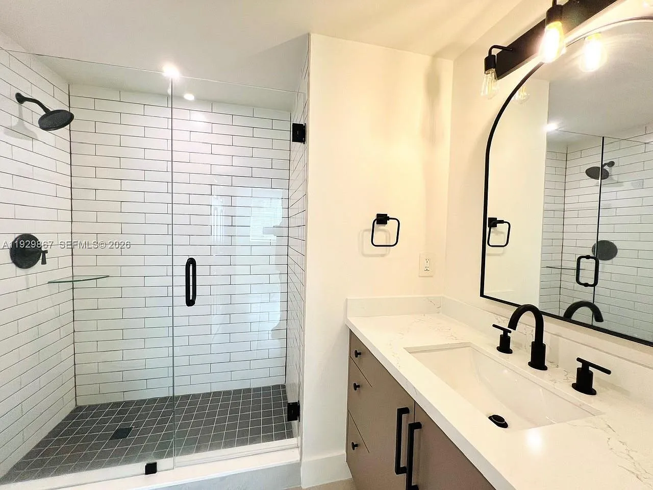 El-Ad Nob Hill Condo — Photo 4