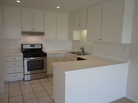 5th image of 5026 Laurel Park Dr