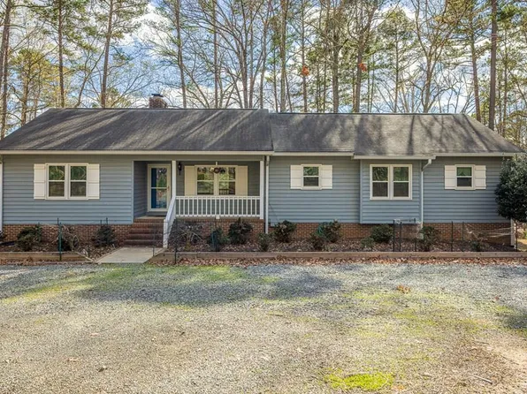 508 Hazelnut Dr, Clarksville, VA 23927