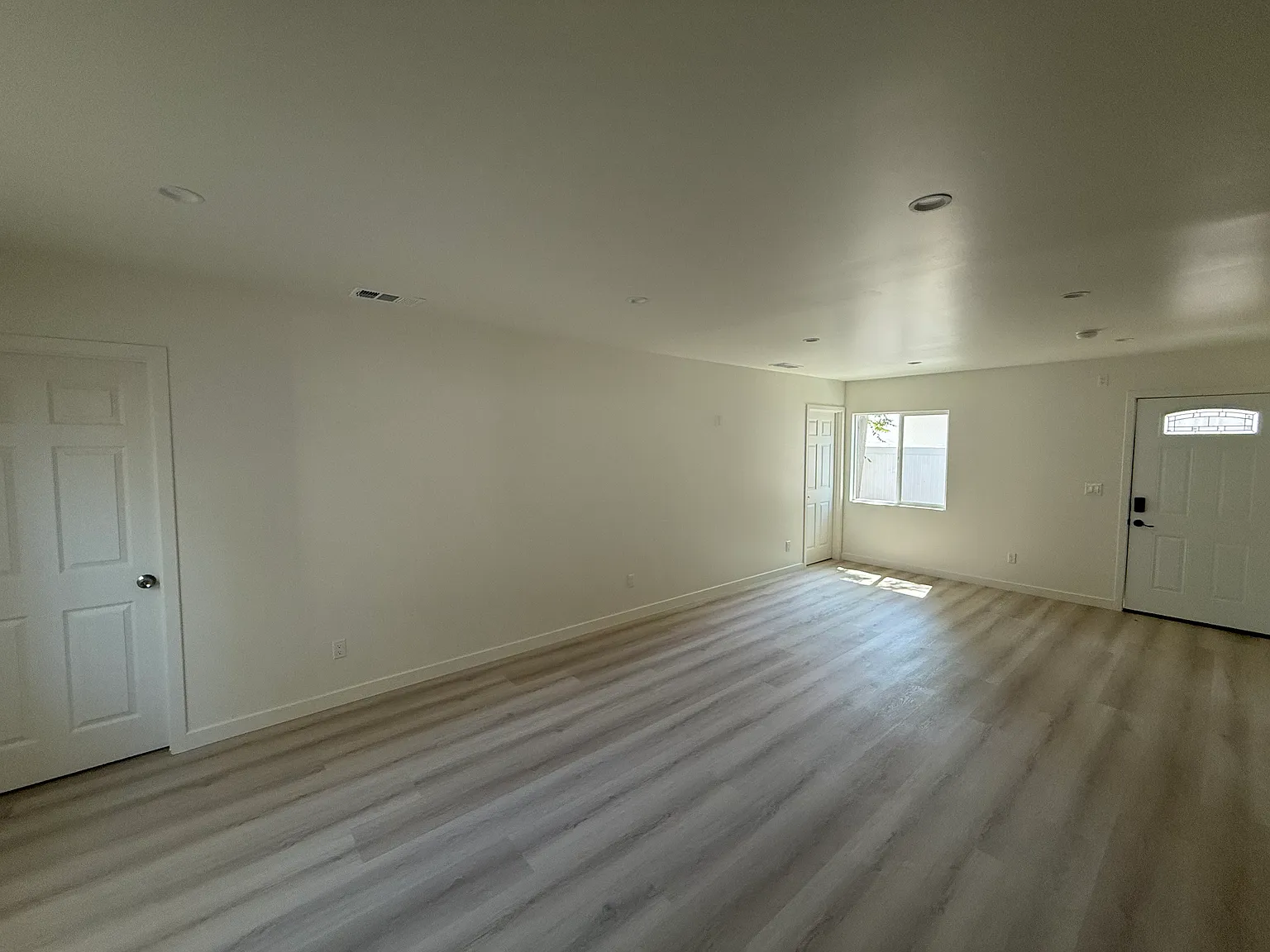 3 bed, $3,750 — Photo 2