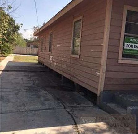 2nd image of 521 W Magnolia Ave
