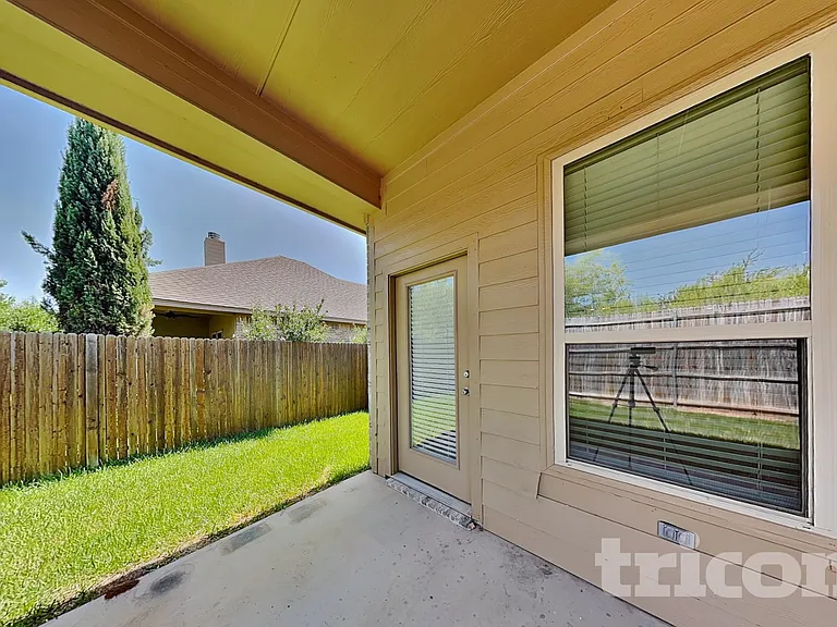 4406 Logan Cir — Photo 14