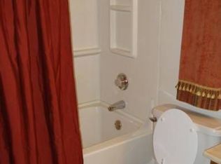 5735 Huntington Valley Ct APT E, Saint Louis, MO 63129
