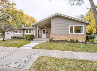 3506 Burrmont Rd, Rockford, IL 61107