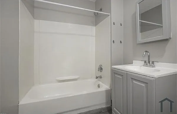 5614 Drake Ave — Photo 3
