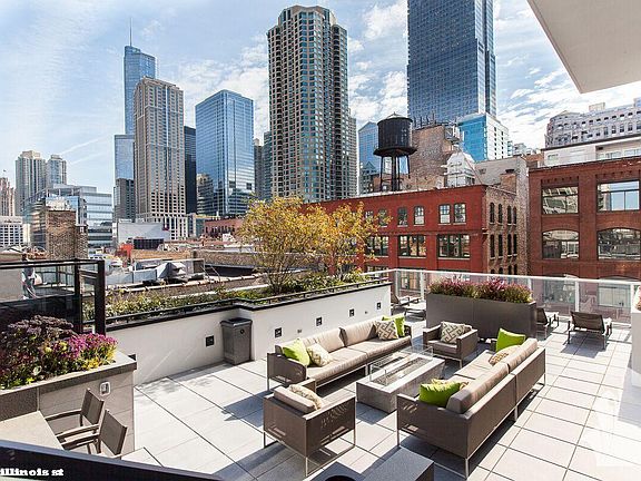 3rd image of 210 W Illinois St #121