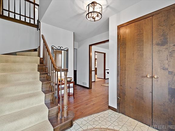 2nd image of 208 Patricia Ln