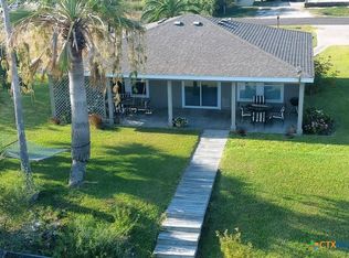 213 W Speckled Trout, Rockport, TX 78382