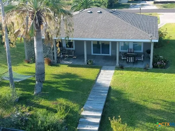 213 W Speckled Trout, Rockport, TX 78382