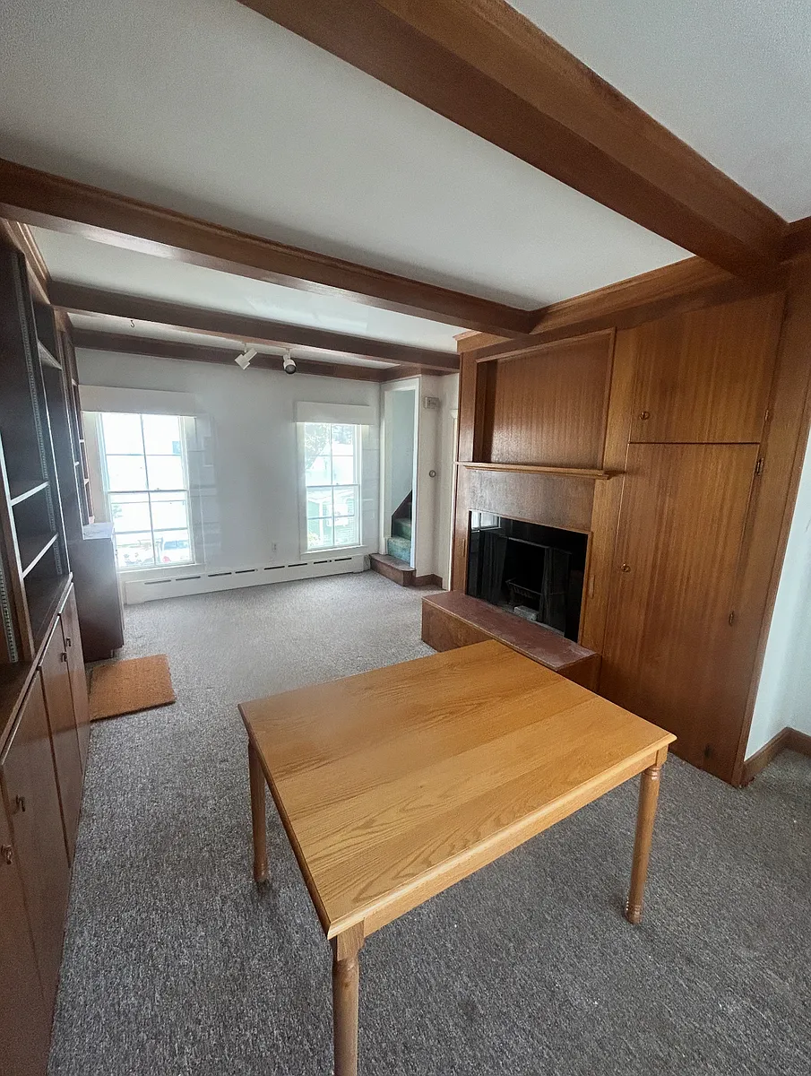 Building Photo - 20 Elm St #B