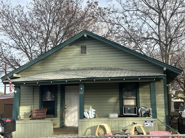 711 S 6th Ave, Yakima, WA 98902