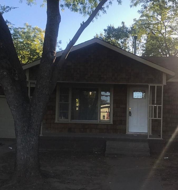 1st image of 925 S La Salle Dr