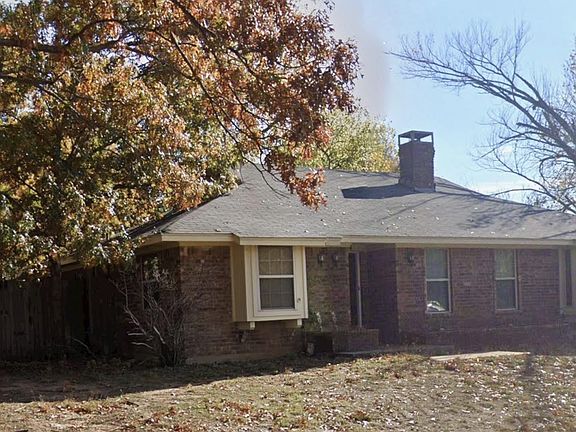 5th image of 1004 Forest Ridge Dr