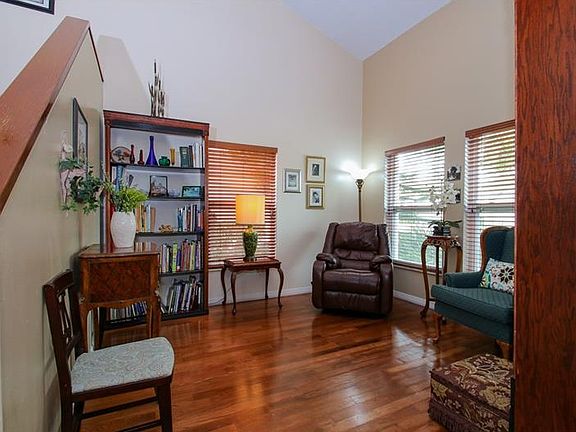 4th image of 7118 Yardley Way