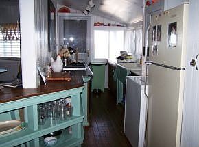 4th image of 1014 Bay Ave