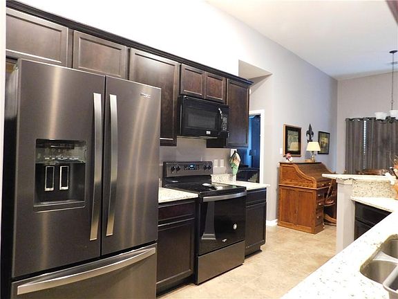 2nd image of 385 Ozark Beauty Dr