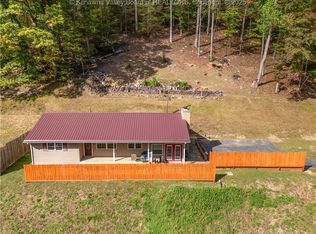 2611 Main St, Clay, WV 25043