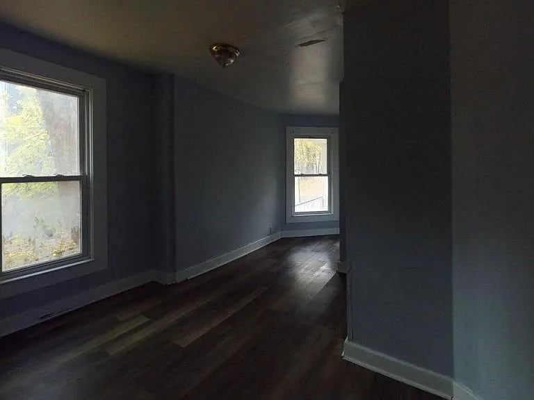 10 Locust St — Photo 8