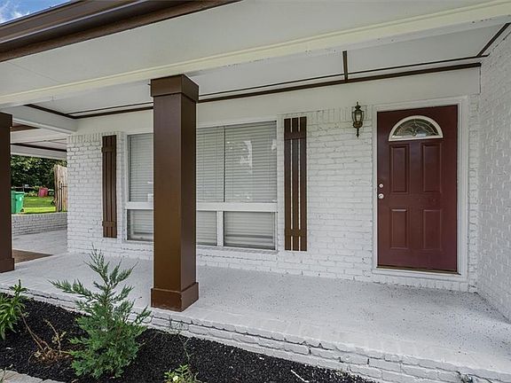 4th image of 2044 Yucca Dr
