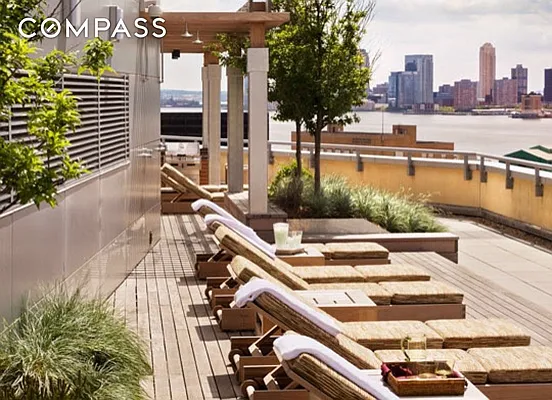 Rented by Compass | media 32