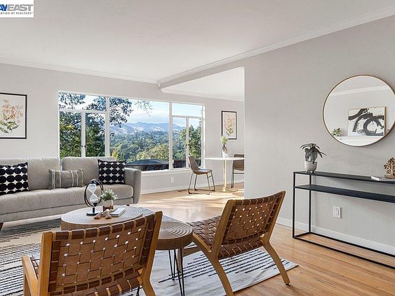 5th image of 84 Grandview Pl