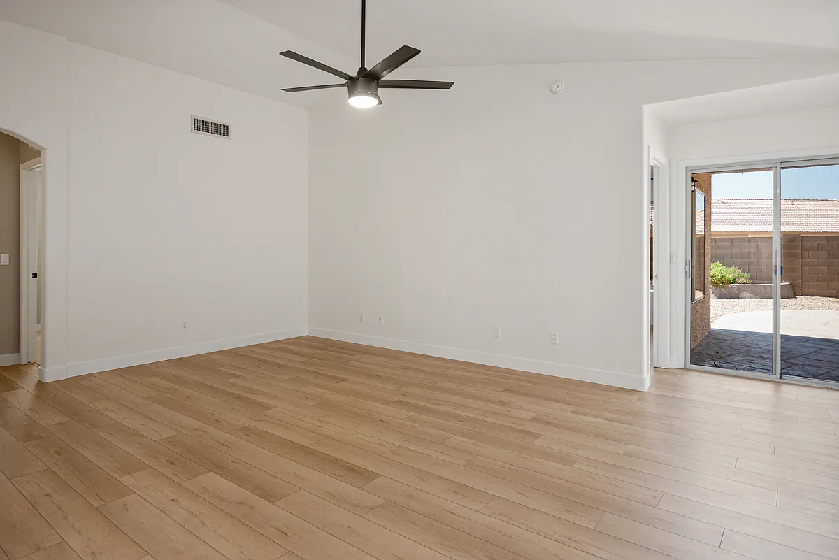 Building Photo - 1416 S Quail Ln