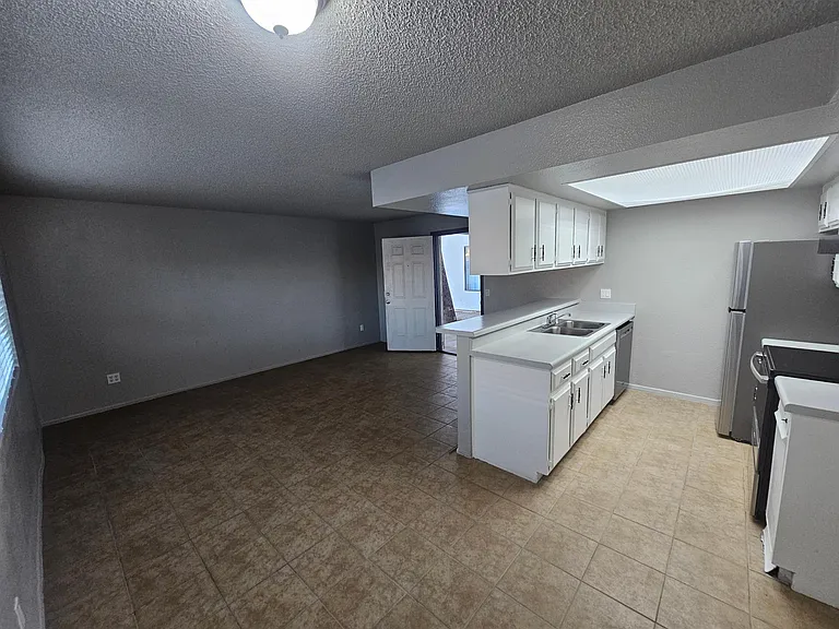 3046 E Marconi Ave #103 — Photo 51