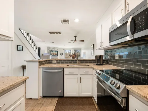 7122 Wood Hollow Dr APT 47, Austin, TX 78731