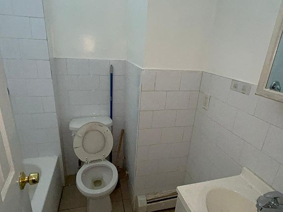 4th image of 1977 Birchall Ave Floor 2