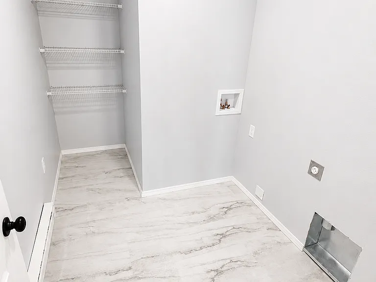 2833 Patch St — Photo 24