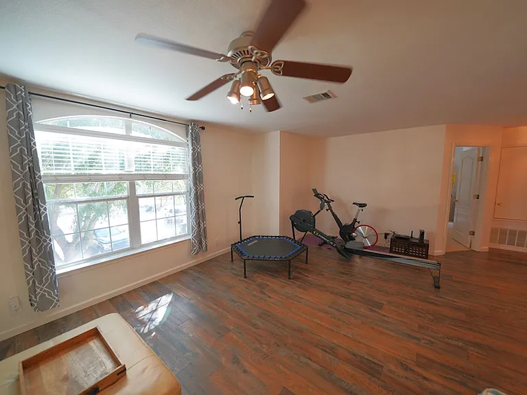 136 Earhart Ln — Photo 29