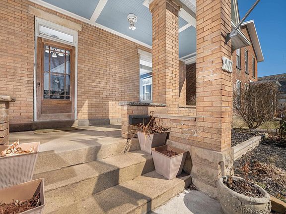 3rd image of 907 W High St