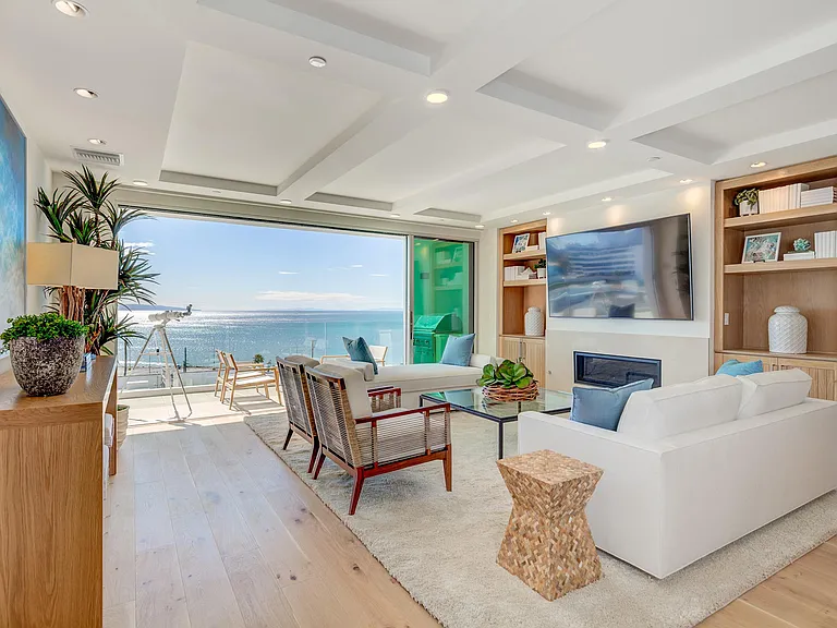 Sea View Villas — Photo 117