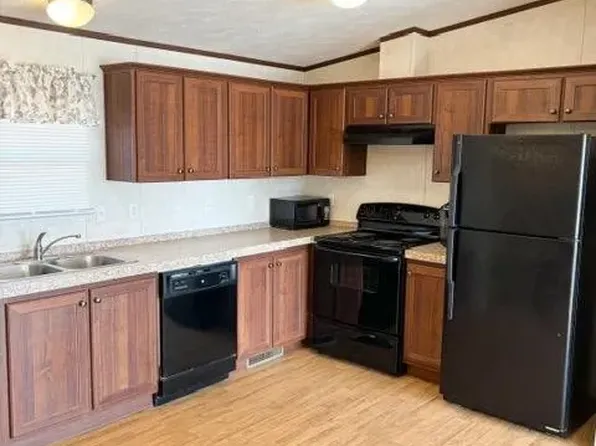 132 Railroad Ave, Levelland, TX 79336