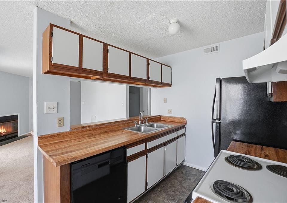 1st image of 537 Pier Ct