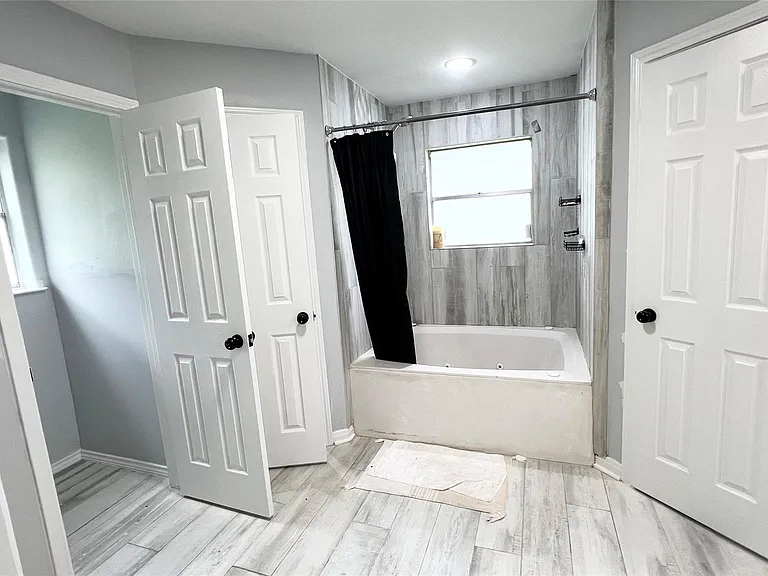 803 Glen Hollow Dr — Photo 12