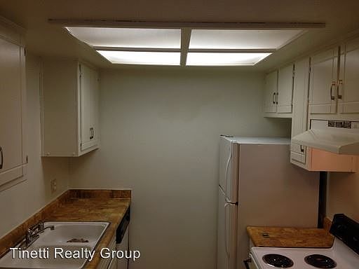 4th image of 648 Cedar Ave
