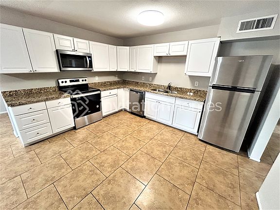 5th image of 3738 W Palmaire Ave