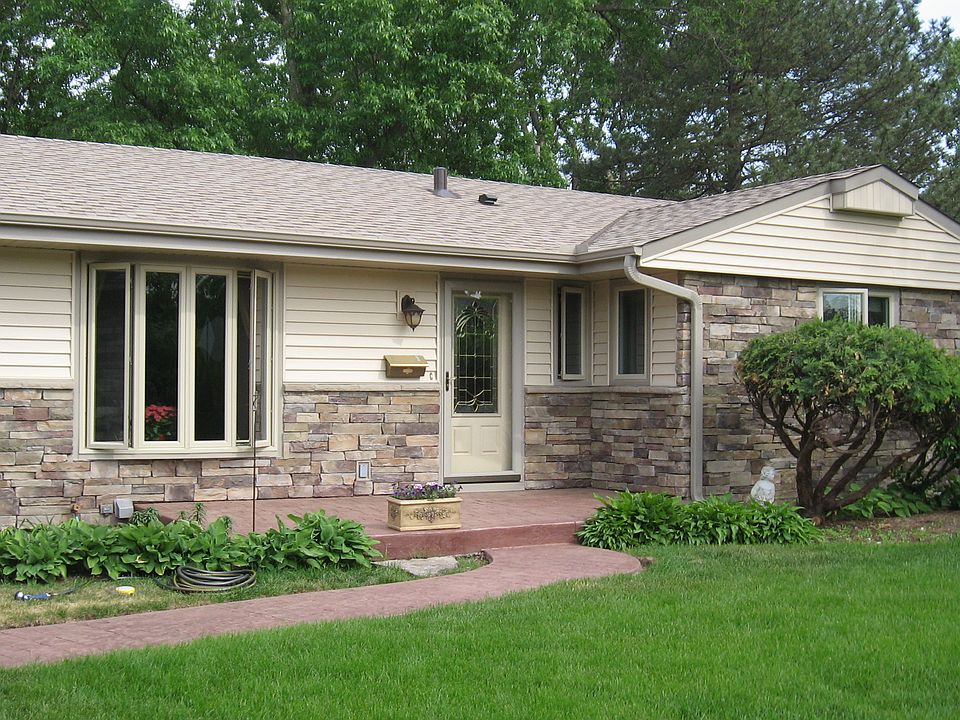 2nd image of 2851 Aquila Ave S